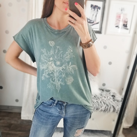 Last1️⃣AMELINA Ultra Soft Vintage Graphic Tee - Picture 5 of 9